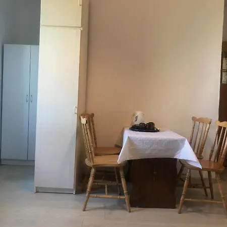 Piaskowa 5 *