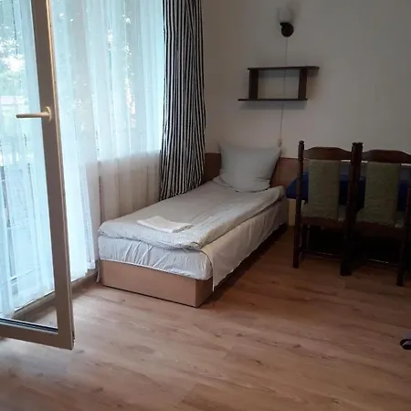 Piaskowa 5 *