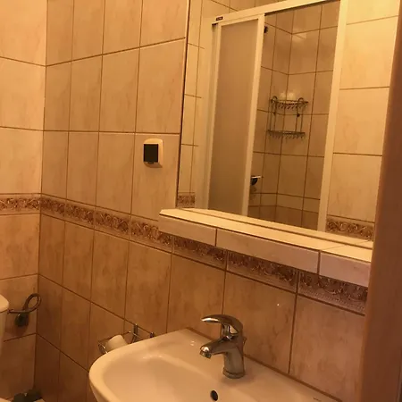 Piaskowa 5 *
