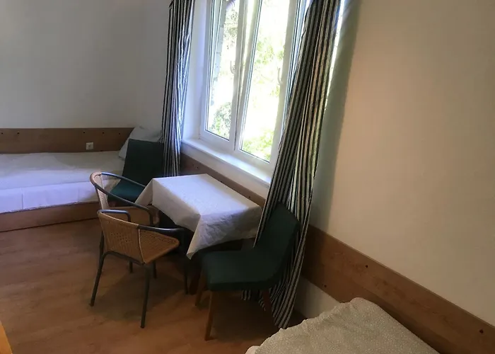 Piaskowa 5 Гостевой дом 3*